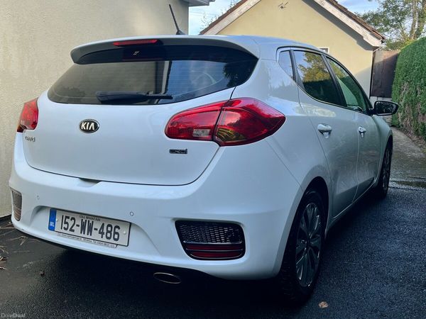 Kia Ceed Hatchback, Diesel, 2015, White