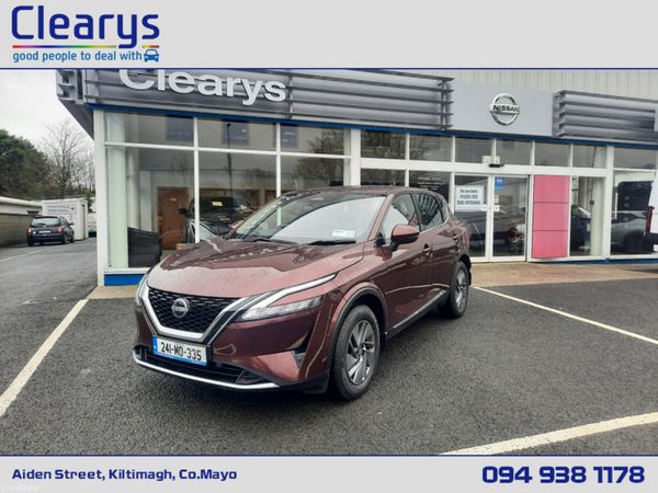 Nissan Qashqai MPV, Petrol, 2024, Red