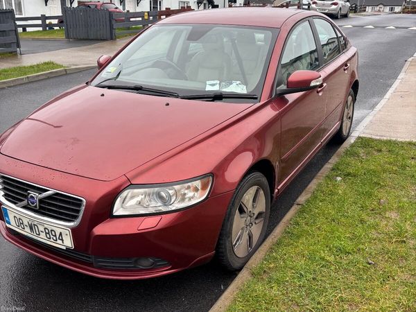 Volvo S40 Saloon, Diesel, 2008, Red