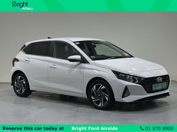 Hyundai i20 Hatchback, Petrol, 2023, White