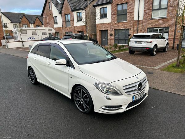 Mercedes-Benz B-Class MPV, Petrol, 2012, White