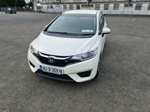 Honda Fit Hatchback, Petrol, 2016, White