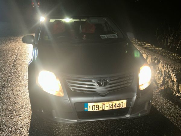 Toyota Avensis Saloon, Diesel, 2009, Grey