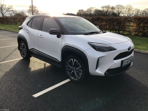 Toyota Yaris Cross Hatchback, Petrol Hybrid, 2022, White
