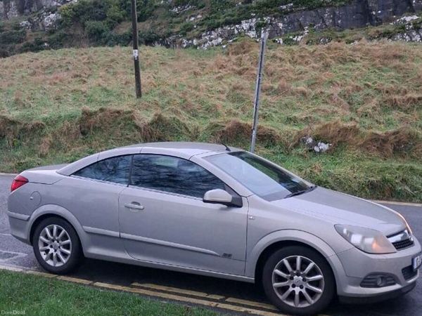 Opel Astra Convertible, Petrol, 2010, Yellow