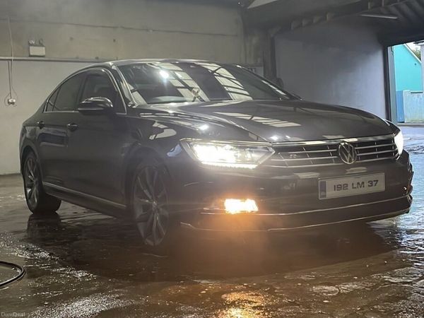 Volkswagen Passat Saloon, Diesel, 2019, Grey