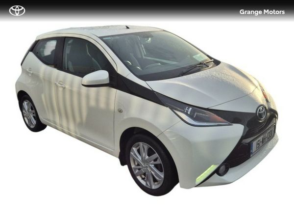 Toyota Aygo Hatchback, Petrol, 2015, White
