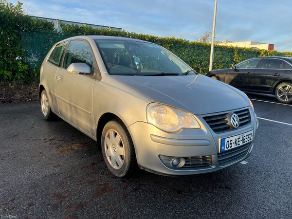 Volkswagen Polo Hatchback, Petrol, 2006, Silver