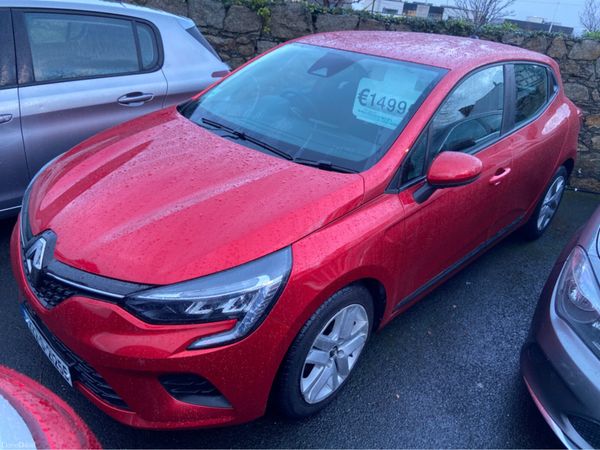 Renault Clio Hatchback, Petrol, 2022, Red