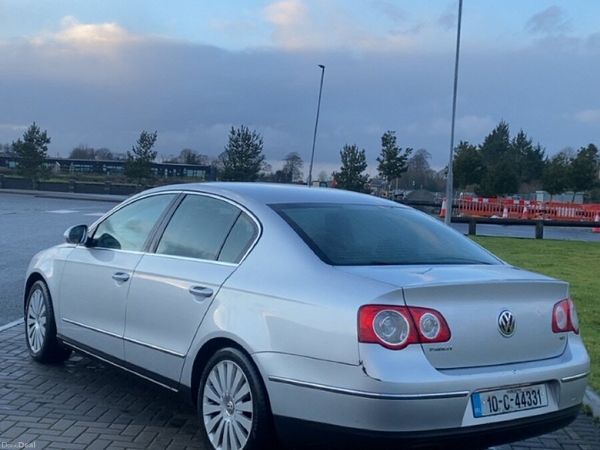 Volkswagen Passat Saloon, Diesel, 2010, Silver