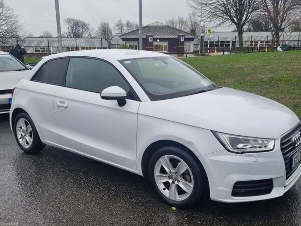 Volkswagen Passat Hatchback, Diesel, 2016, White