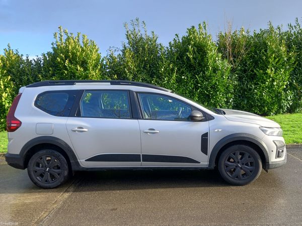 Dacia Jogger MPV, Petrol, 2023, Grey
