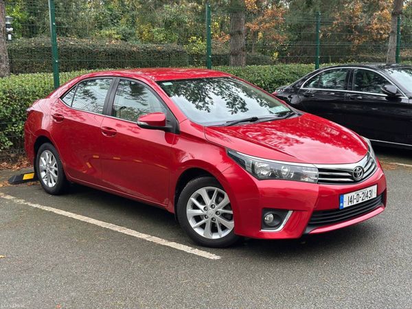 Toyota Corolla Saloon, Petrol, 2014, Red