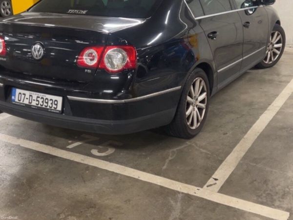 Volkswagen Passat Saloon, Petrol, 2007, Black