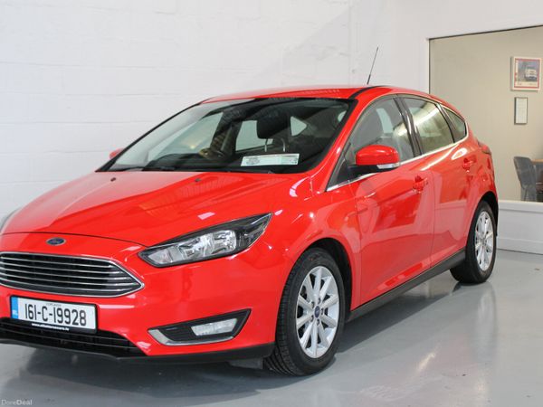 Ford Focus Hatchback, Diesel, 2016, Red
