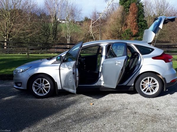Ford Focus Hatchback, Diesel, 2015, Silver