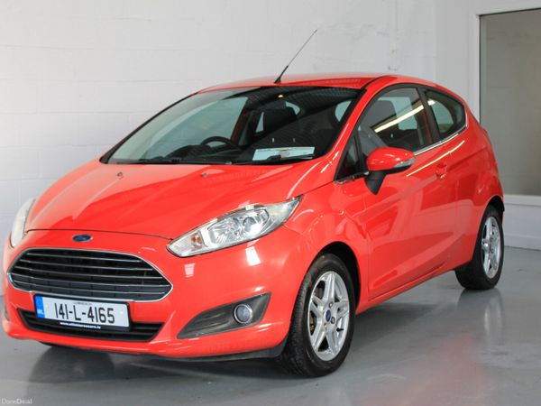 Ford Fiesta Hatchback, Petrol, 2014, Red