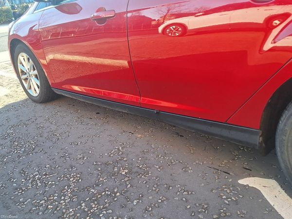 Ford Focus Saloon, Diesel, 2018, Red
