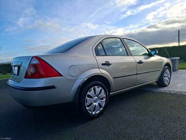 Ford Mondeo Saloon, Petrol, 2005, Silver