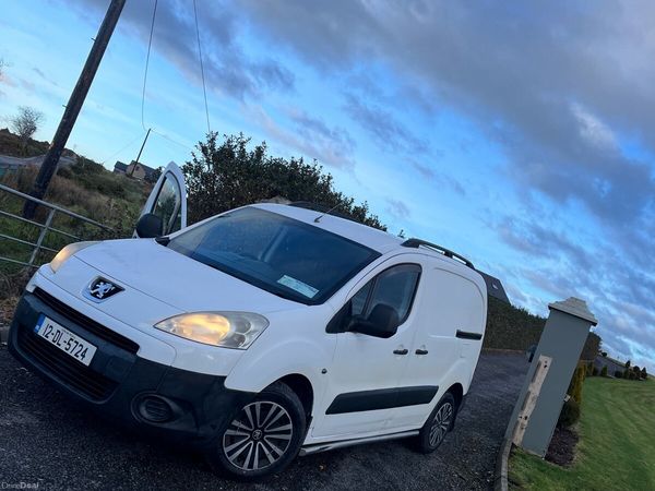 Peugeot Partner MPV, Diesel, 2012, White
