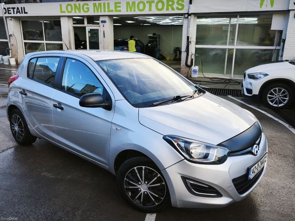 Hyundai i20 Hatchback, Petrol, 2014, Silver