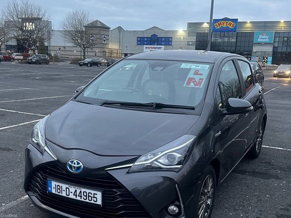 Toyota Yaris MPV, Petrol Hybrid, 2018, Grey