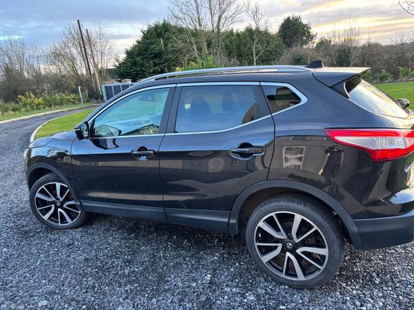 Nissan Qashqai Hatchback, Diesel, 2016, Black