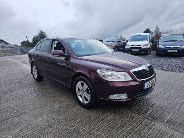 Skoda Octavia Hatchback, Diesel, 2010, Red