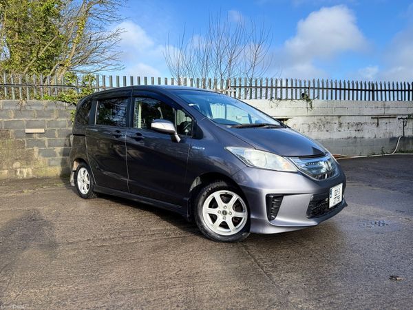Honda Freed MPV, Petrol Hybrid, 2013, Grey