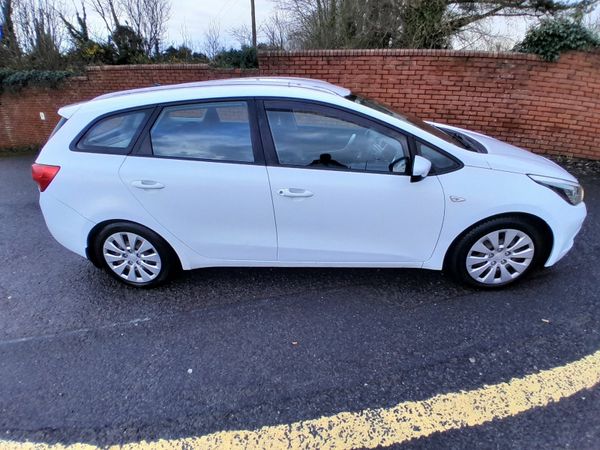 Kia Ceed Estate/Jeep, Diesel, 2013, White