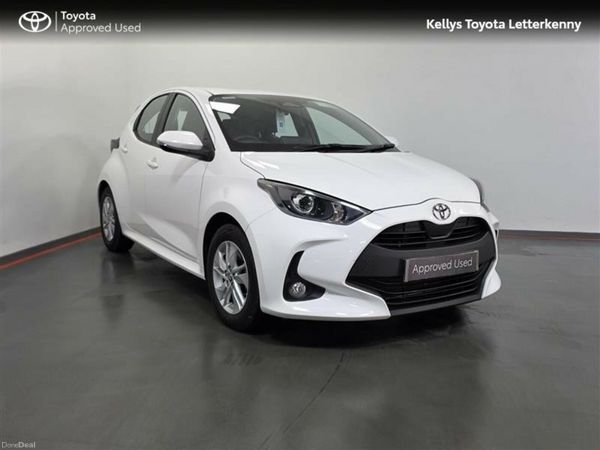 Toyota Yaris Hatchback, Petrol Hybrid, 2025, White