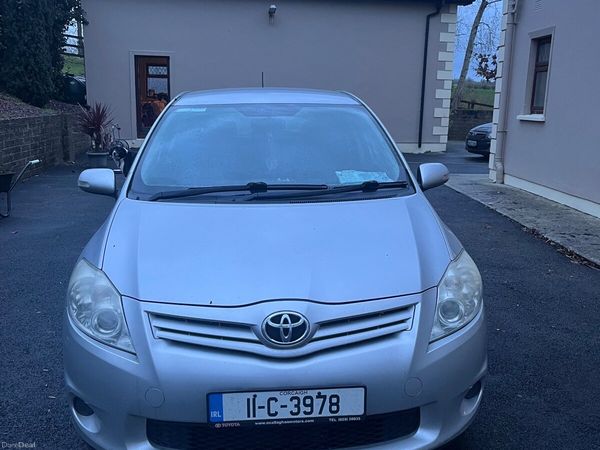 Toyota Auris Hatchback, Petrol, 2011, Silver
