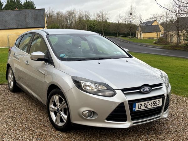Ford Focus Hatchback, Petrol, 2012, Silver