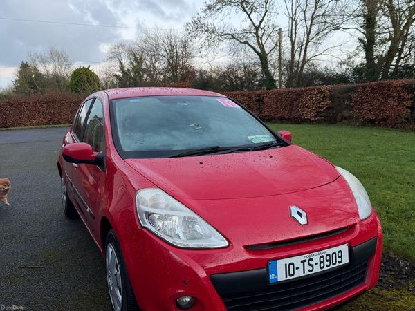 Renault Clio Hatchback, Petrol, 2010, Red