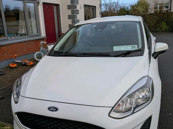 Ford Fiesta Hatchback, Petrol, 2018, White