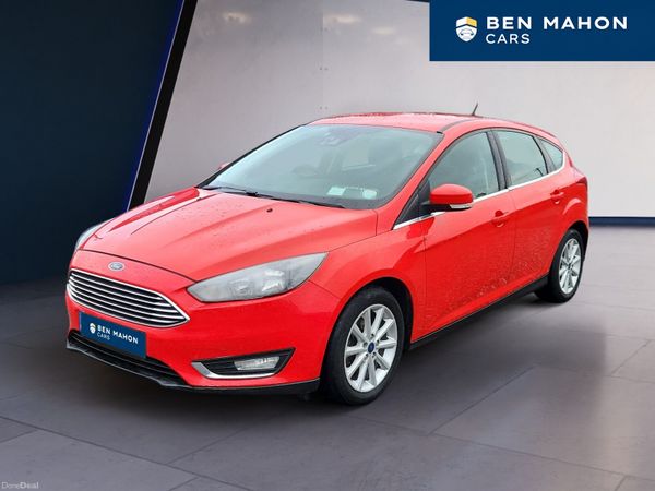 Ford Focus Hatchback, Diesel, 2017, Red