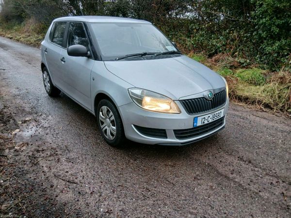 Skoda Fabia Hatchback, Petrol, 2012, Silver