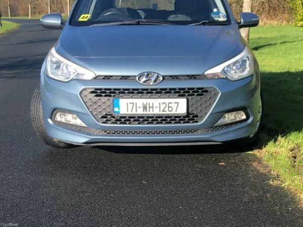 Hyundai i20 Hatchback, Petrol, 2017, Blue