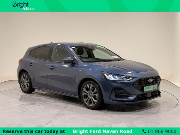Ford Focus Hatchback, Petrol Hybrid, 2023, Blue