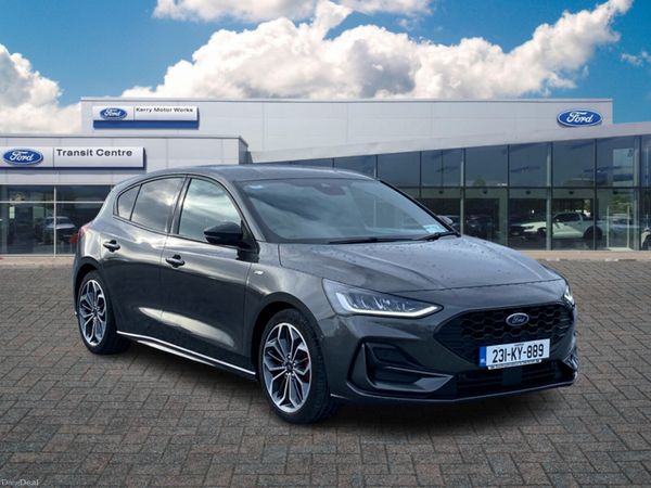 Ford Focus Hatchback, Petrol Hybrid, 2023, Grey