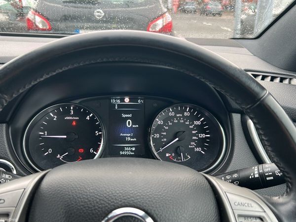 Nissan Qashqai SUV, Diesel, 2017, Grey