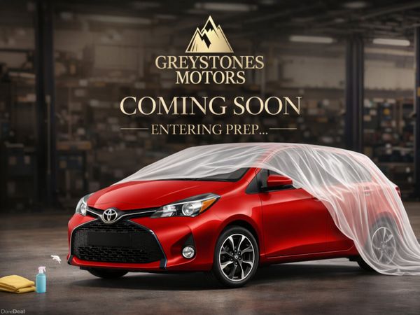 Toyota Yaris Hatchback, Petrol, 2015, Red