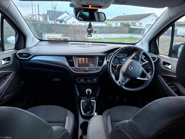 Opel Crossland X SUV, Petrol, 2019, Red