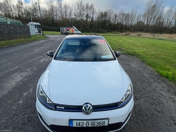 Volkswagen Golf Estate, Electric, 2014, White
