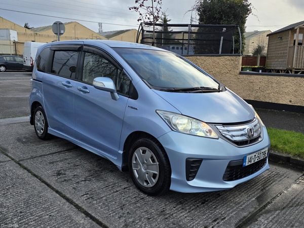 Honda Freed MPV, Petrol Hybrid, 2014, Blue