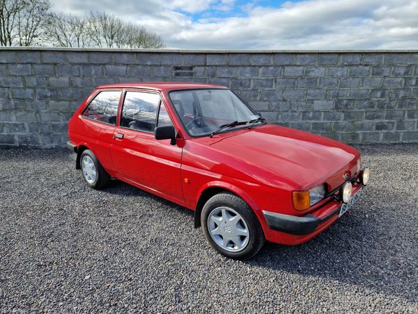 Ford Fiesta Hatchback, Petrol, 2013, Red