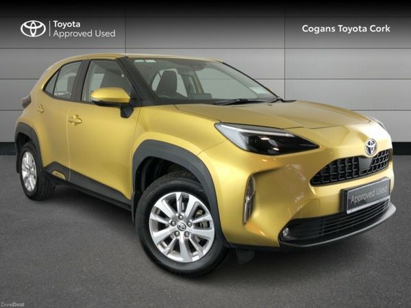 Toyota Yaris Cross Hatchback, Petrol Hybrid, 2023, Yellow