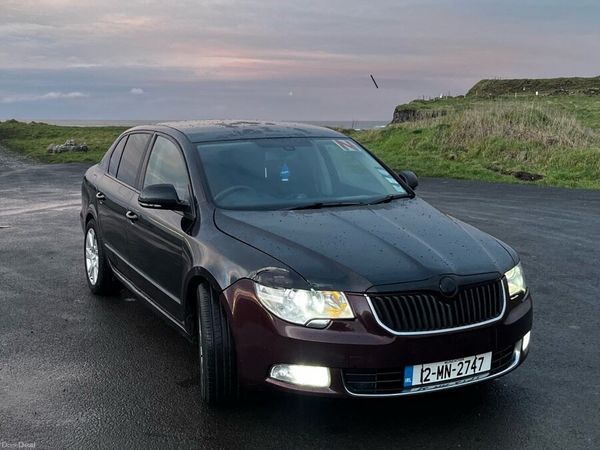 Skoda Superb Hatchback, Diesel, 2012, Black