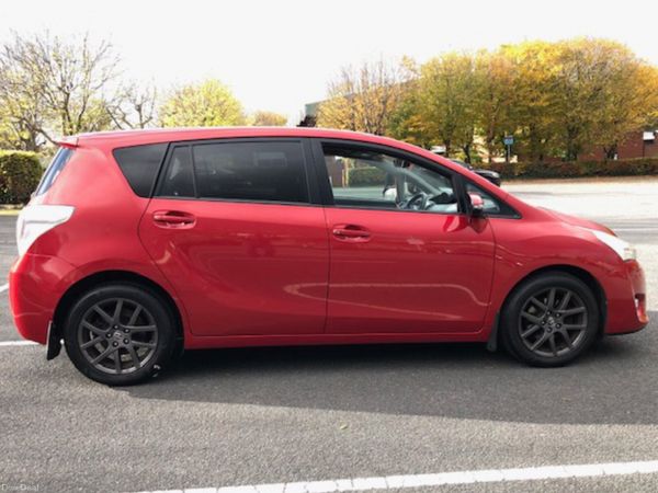 Toyota Verso MPV, Diesel, 2016, Red