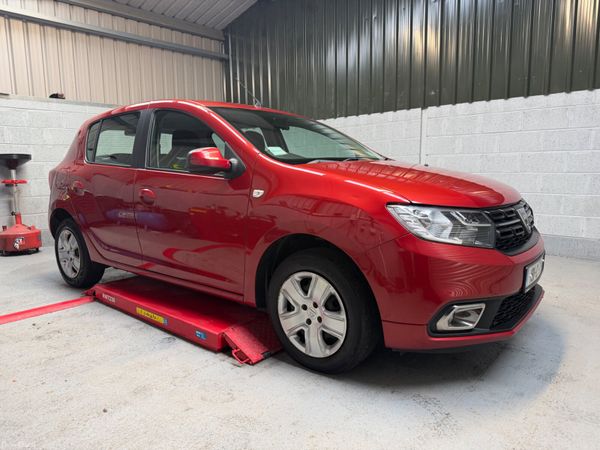 Dacia Sandero Hatchback, Petrol, 2019, Red